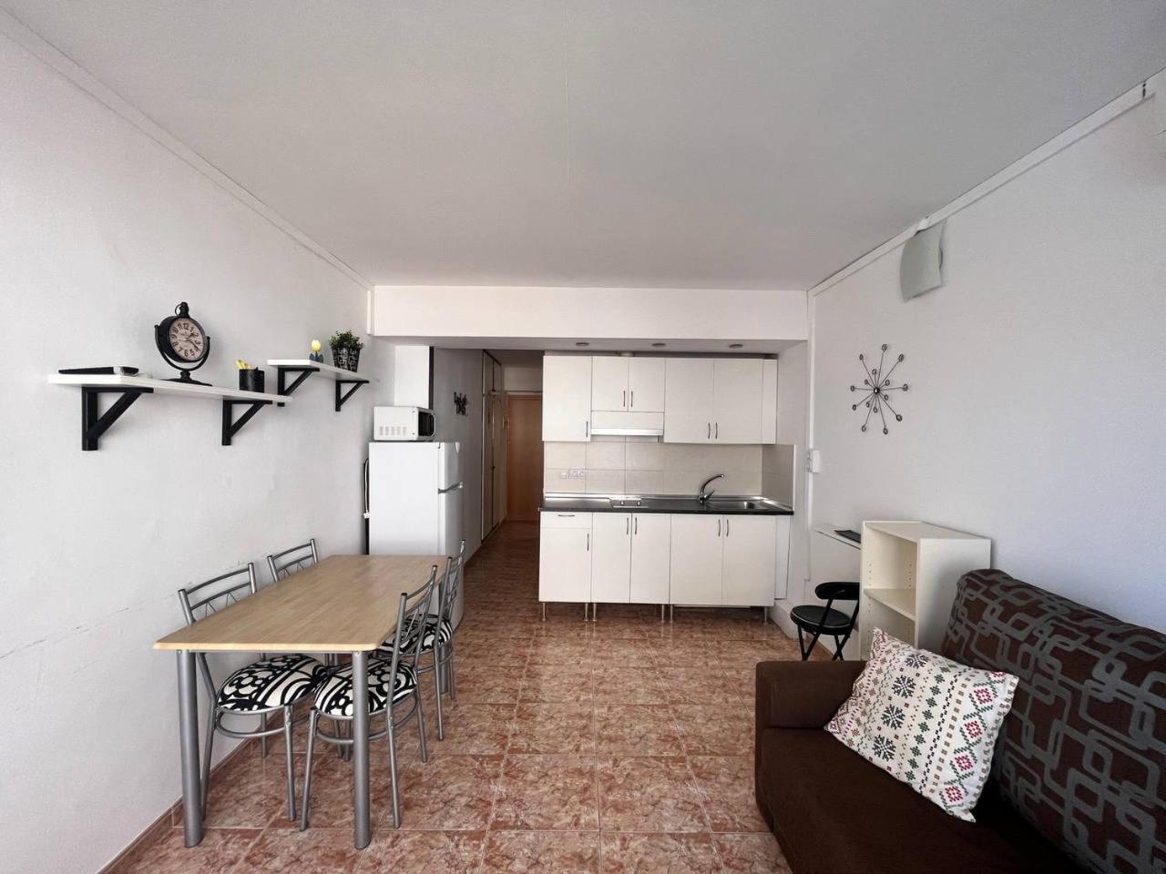 Estudio Con Tres Piscinas Comunitarias Y Pista De Tenis Apartament