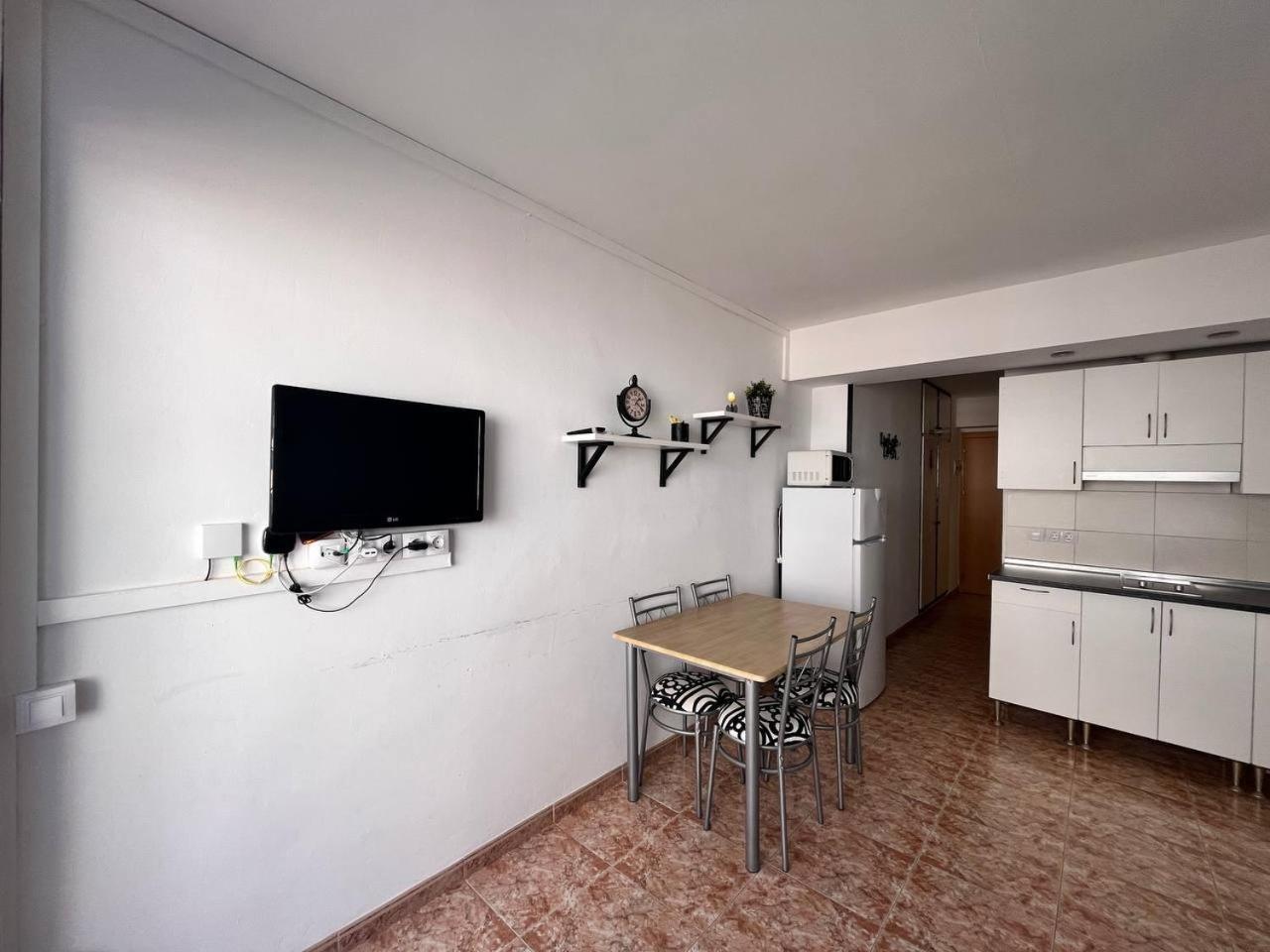 Estudio Con Tres Piscinas Comunitarias Y Pista De Tenis Appartamento